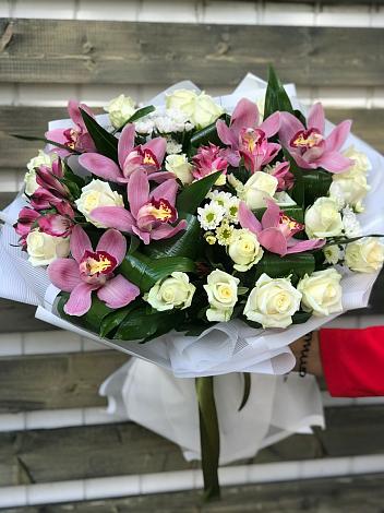 Букет цветов из: Розы и Хризантемы в Струнино