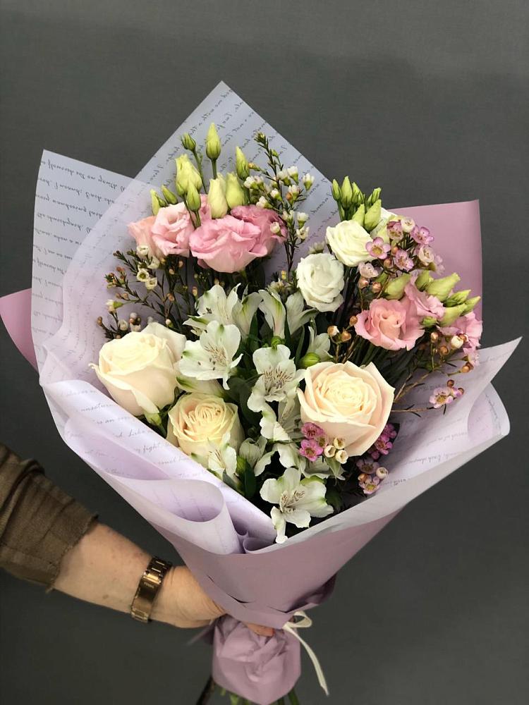 Букет цветов из: Альстромерии, Розы и Лизиантусы в Струнино