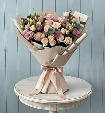 Букет цветов из:  Розы и Лизиантусы в Струнино