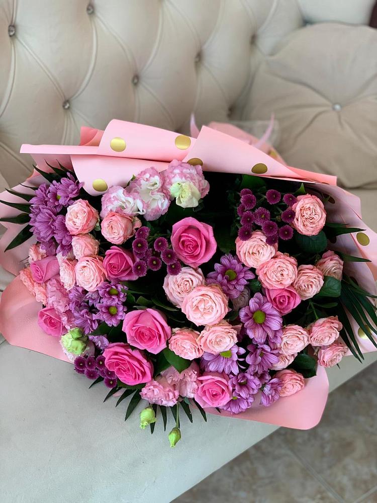 Букет цветов из: Хризантемы, Розы и Лизиантусы в Струнино