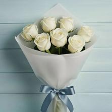 Букет 7 Белых роз Эдлесс Лав в Струнино