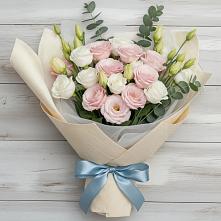 Букет цветов из:  Лизиантусы в Струнино