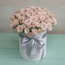 Цветочная композиция из Розы в шляпной коробке в Струнино