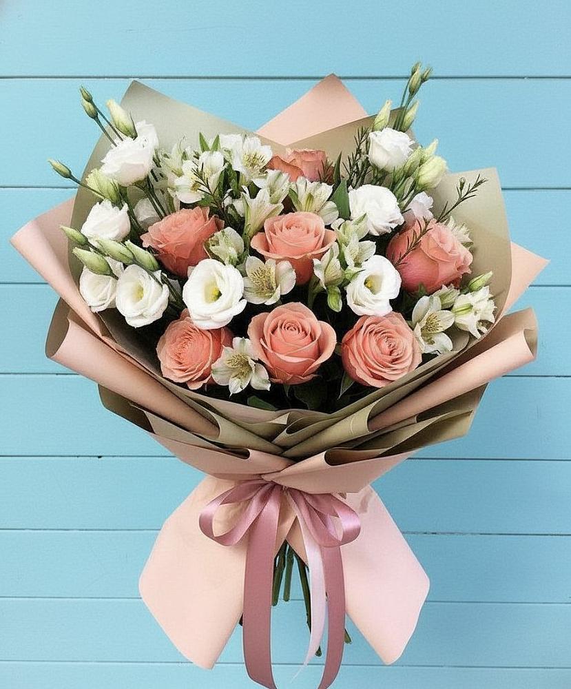 Букет цветов из: Розы, Альстромерии и Лизиантусы в Струнино