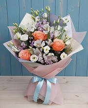 Букет цветов из:  Лизиантусы, Розы, Альстромерии и Гипсофила в Струнино