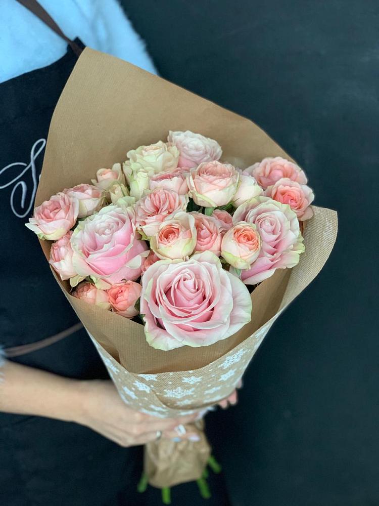 Букет цветов из: Хризантемы и Розы в Струнино