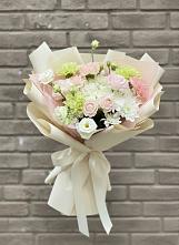 Букет цветов из:  Гвоздики, Розы, Лизиантусы и Хризантемы #REPLACE_PRED# Струнино