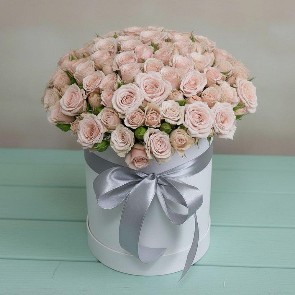 Цветочная композиция из Розы в шляпной коробке в Струнино